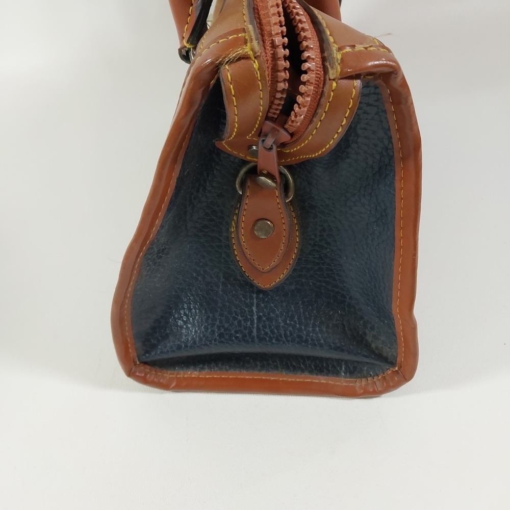 Vintage Dooney & Bourke All - Weather Satchel Handbag In Navy With Cognac Tan - Picture 3 of 7